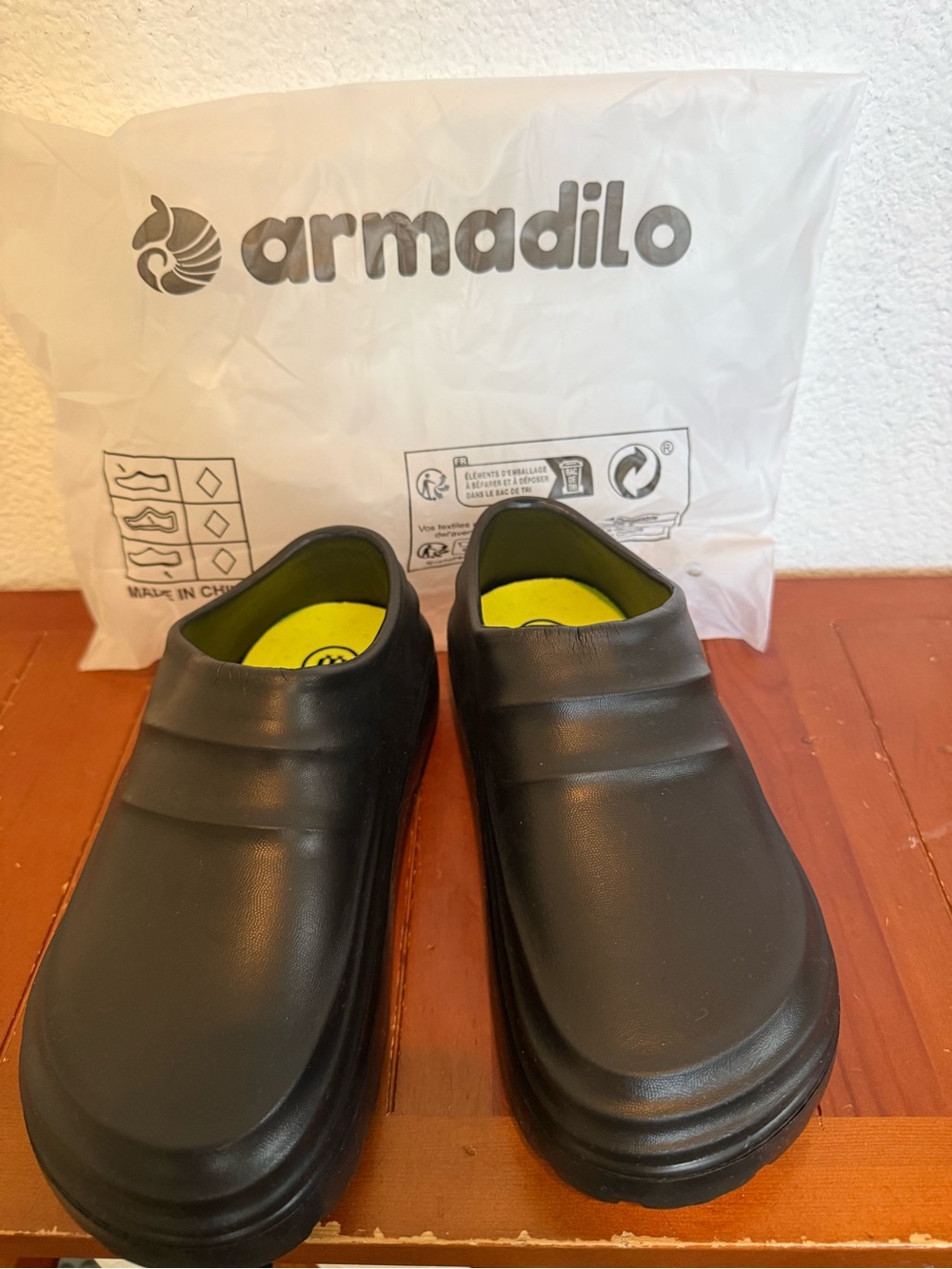 Armadilo Comfort Clogs Black Slip On Shoes Womens EU 37 US 6.5 Lightweight